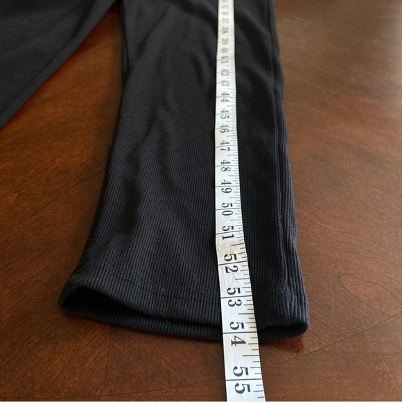 Misguided | Ribbed Short Sleeve Jumpsuit - Picture 12 of 13